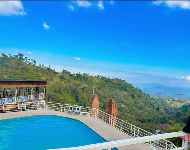 Tapian Ratu Camp Real บูกิตติงกี ภายนอก รูปภาพ